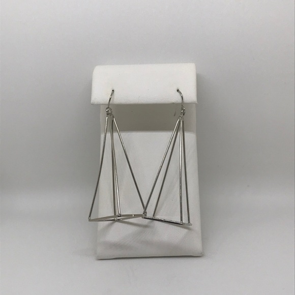 SILVER TRIANGLE EARRINGS✨✨✨ - Picture 1 of 2